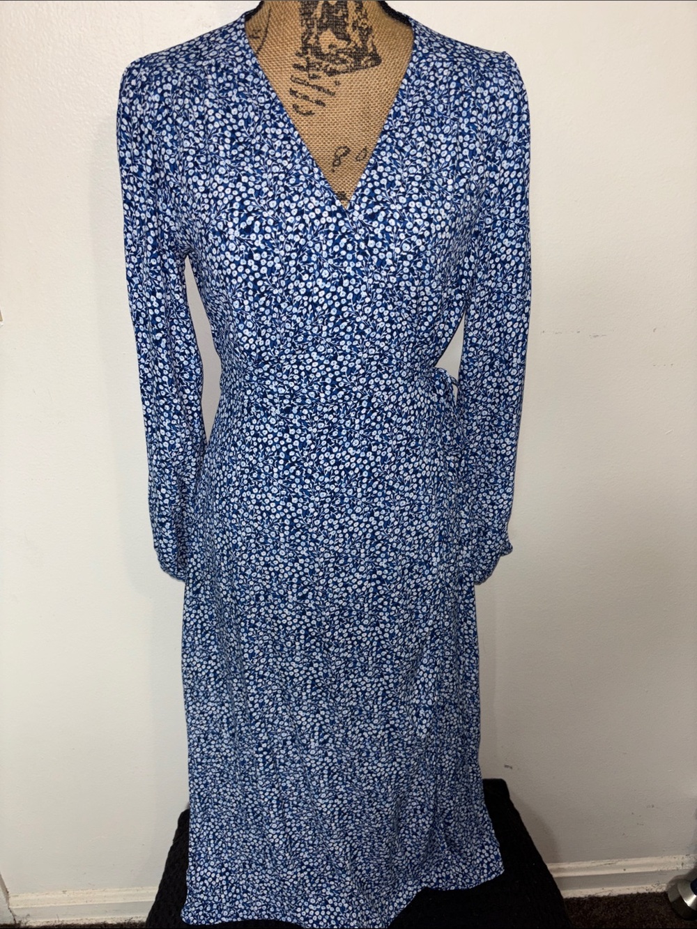 GAP Sz 8 Blue Floral Wrap Maxi Dress